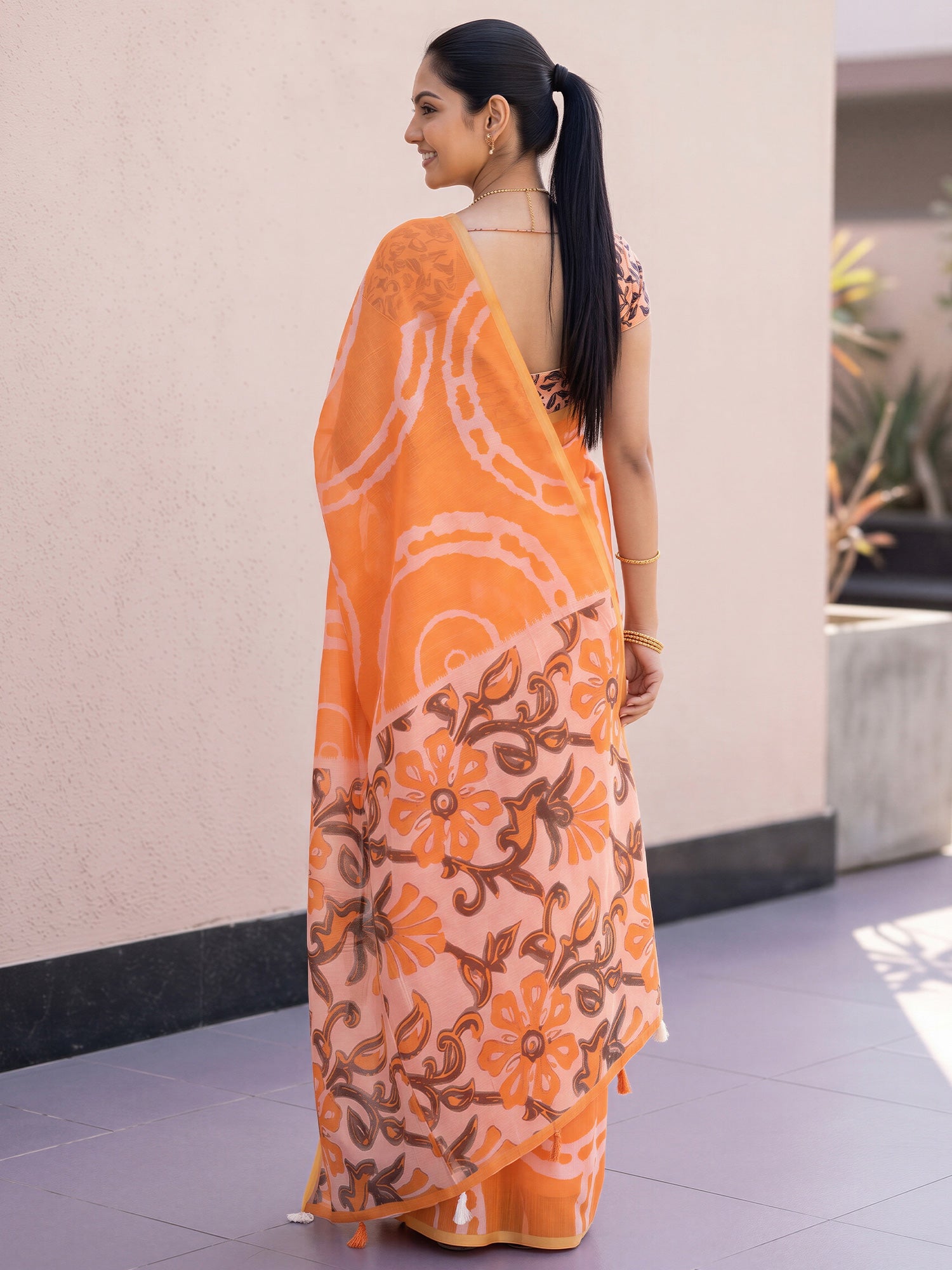 Orange Cotton Blend saree – detail view 1
