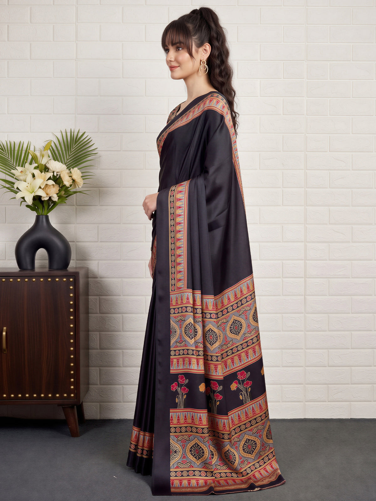 Black Satin saree – detail view 2