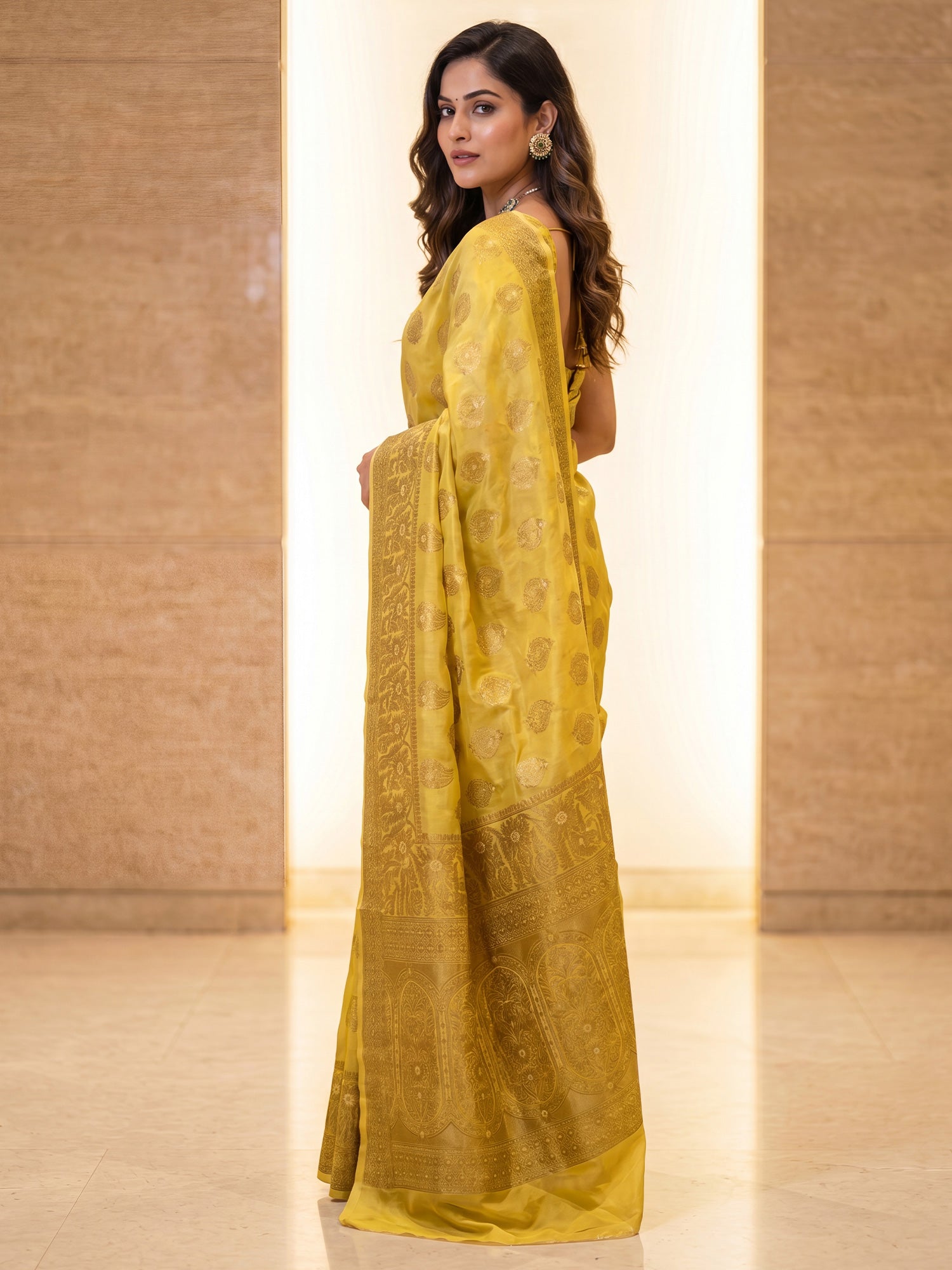 Yellow Silk Blend saree – detail view 1