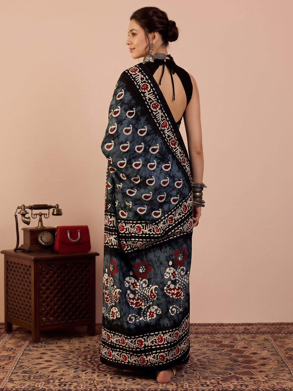 Grey Bhagalpuri Silk saree – detail view 1