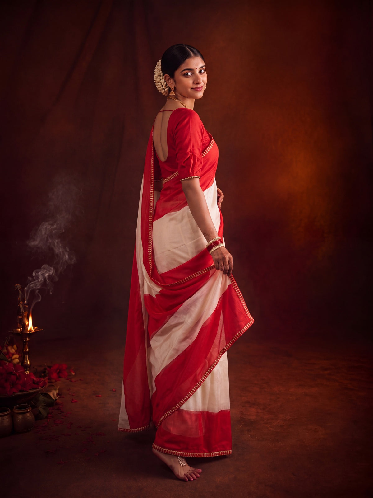 Red Chinnon saree – detail view 4