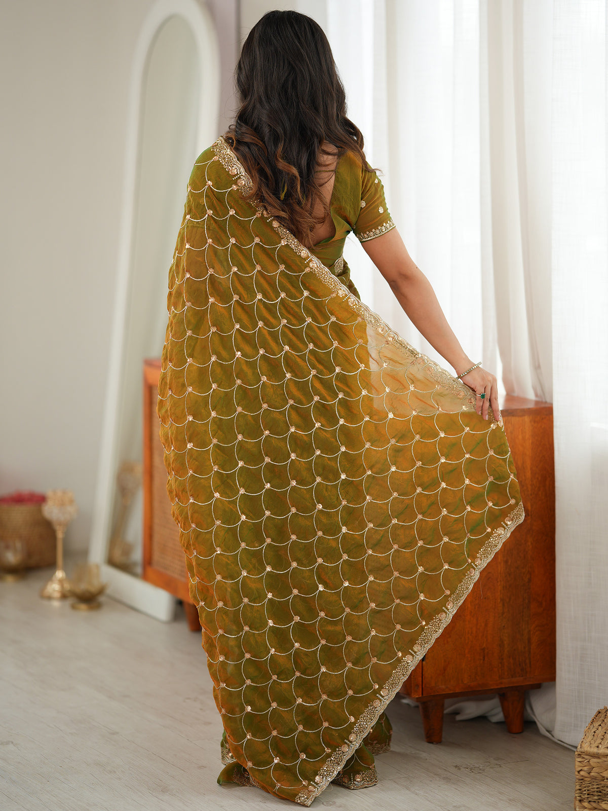 Gold Tissue saree – detail view 1