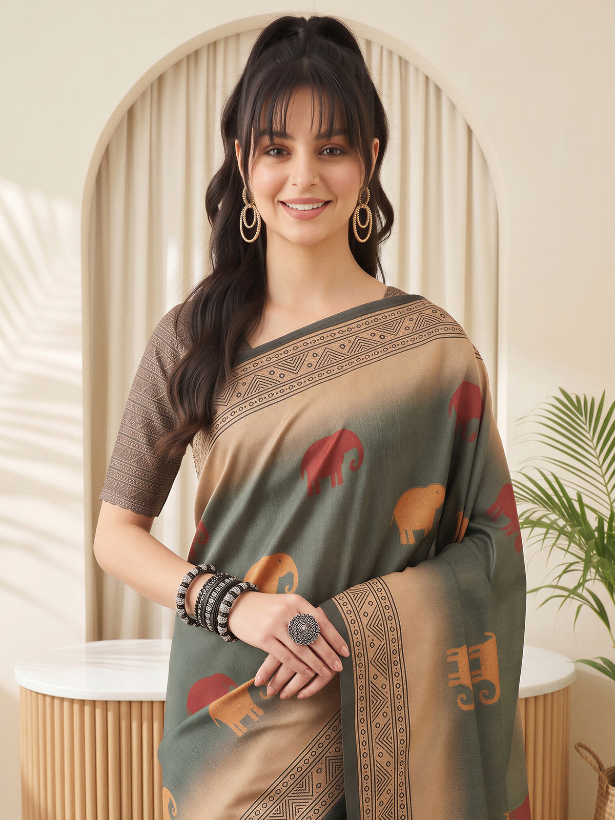 Grey Silk Blend saree – detail view 3