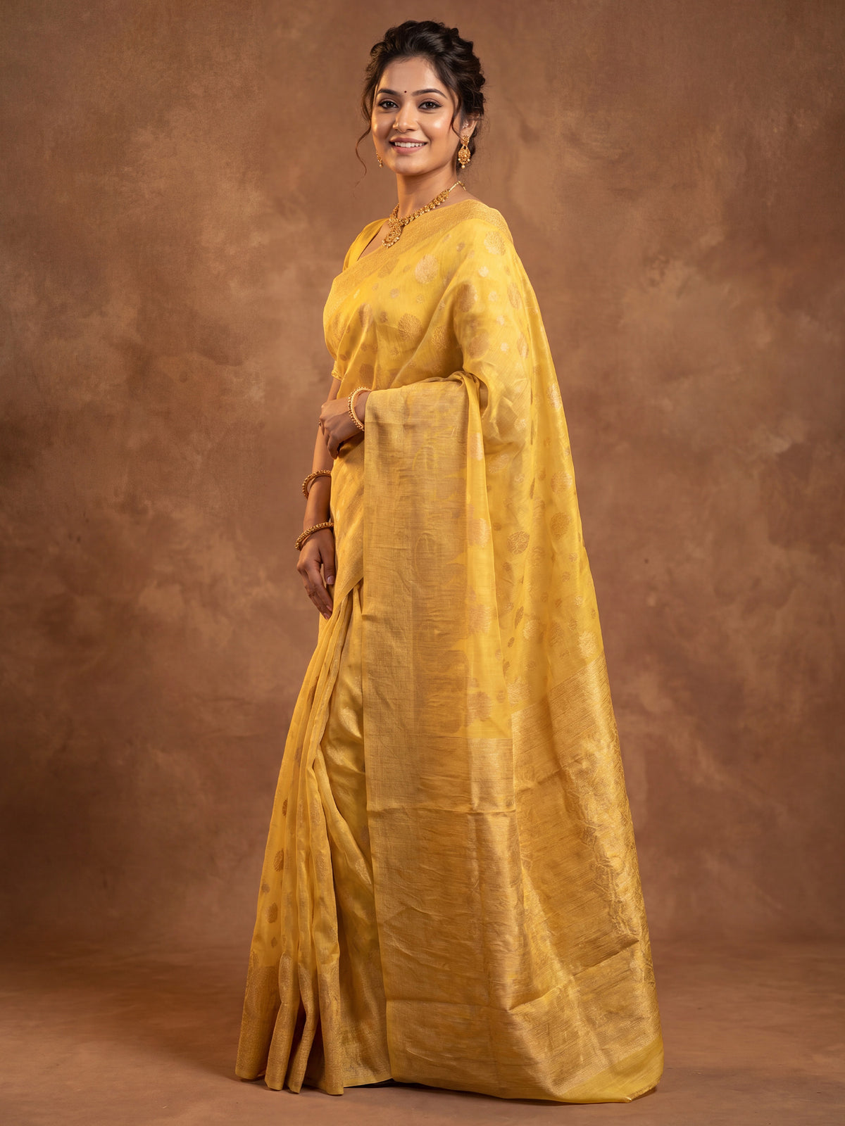 Yellow Silk Blend saree – detail view 2