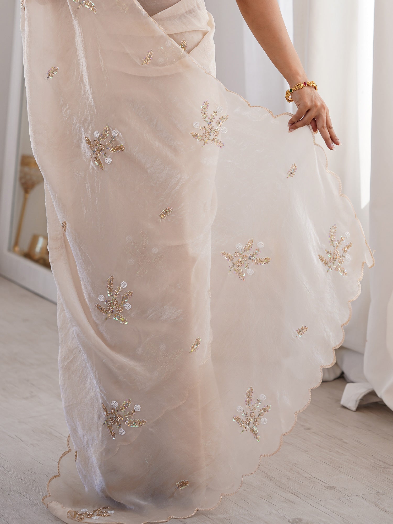 Off White Satin saree – detail view 5