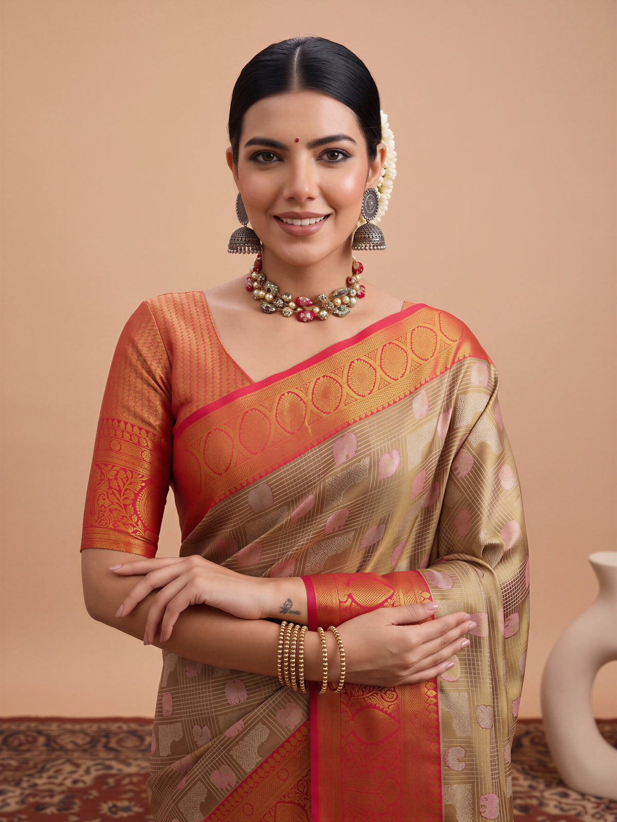 Gold Banarasi Silk saree – detail view 4
