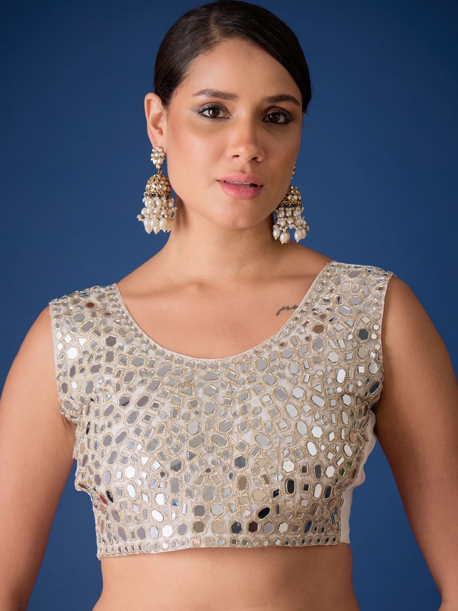 White Pure Chiffon saree – detail view 1