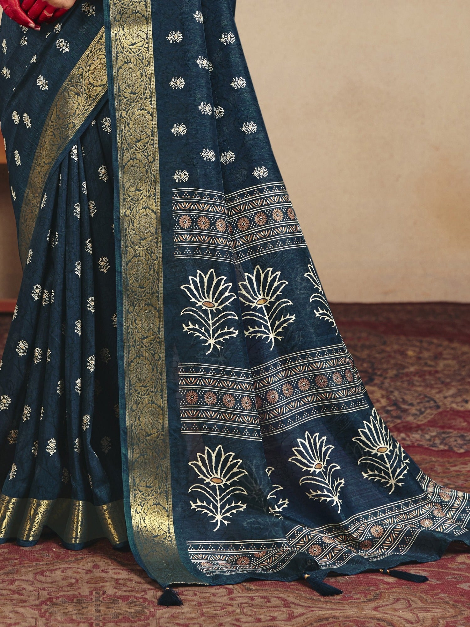 Navy Blue Tussar Silk saree – detail view 1