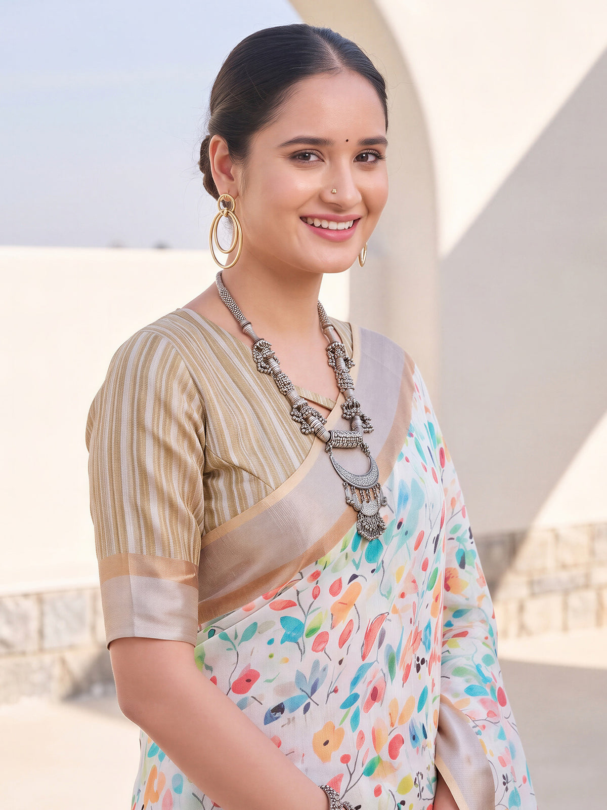 White Cotton Linen saree – detail view 4