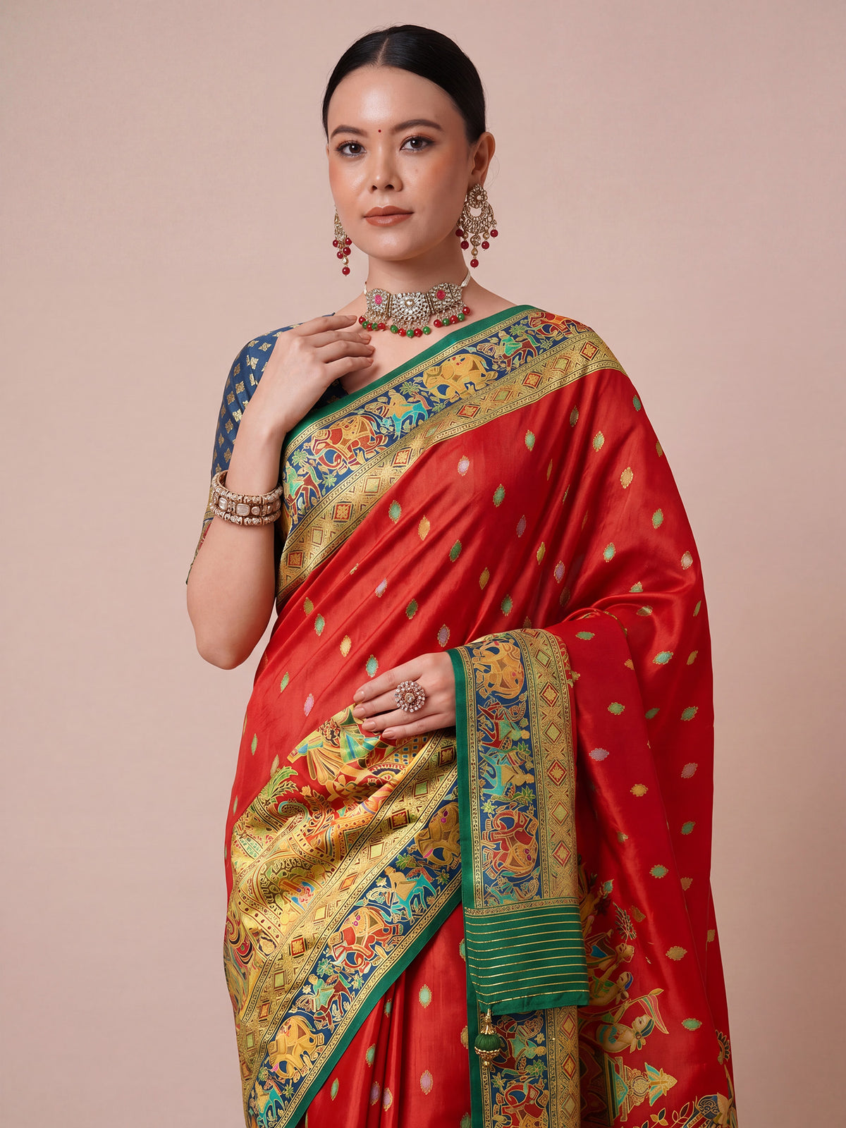 Red Viscose saree – detail view 4