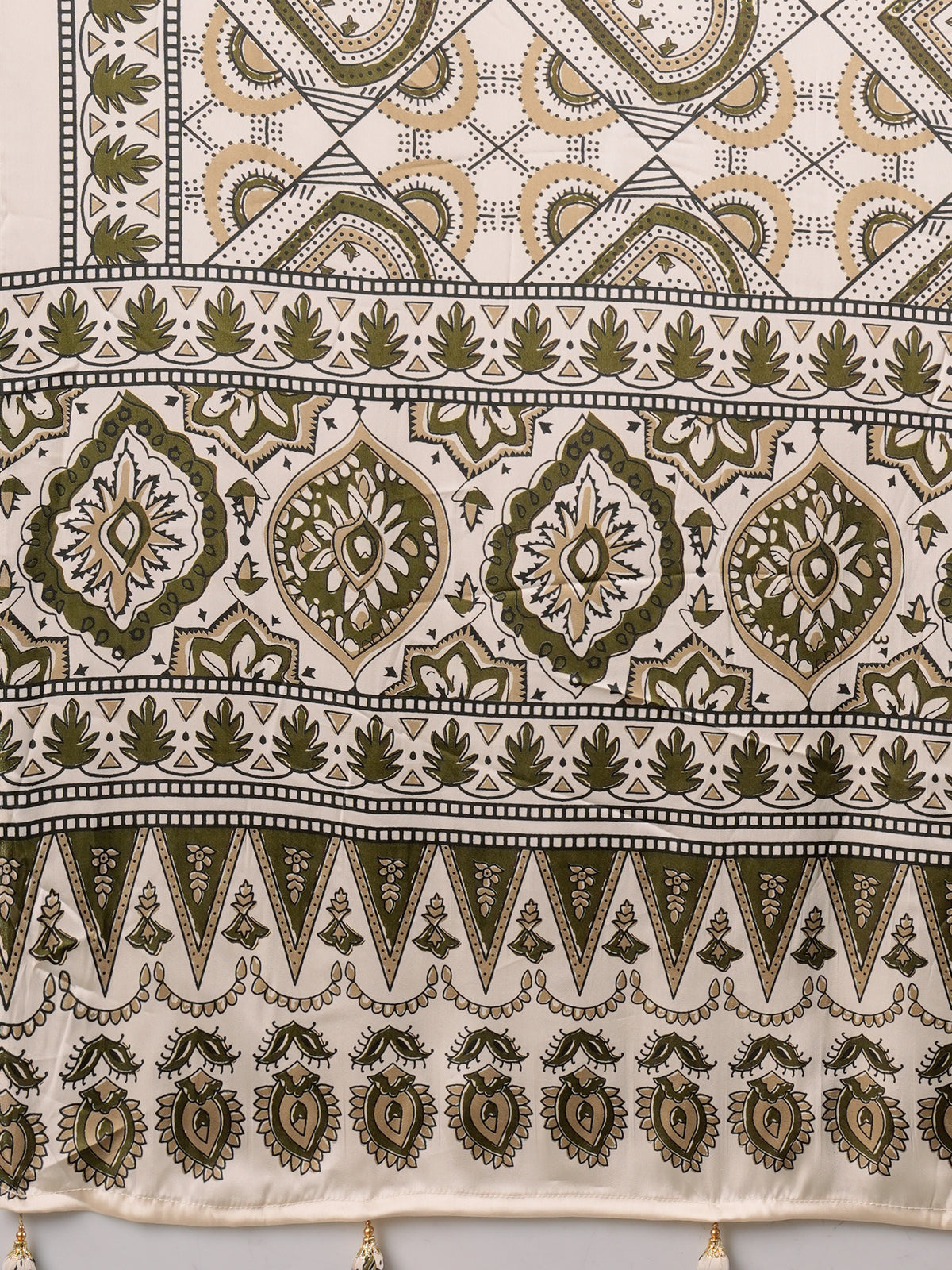 Off White Satin saree – detail view 4