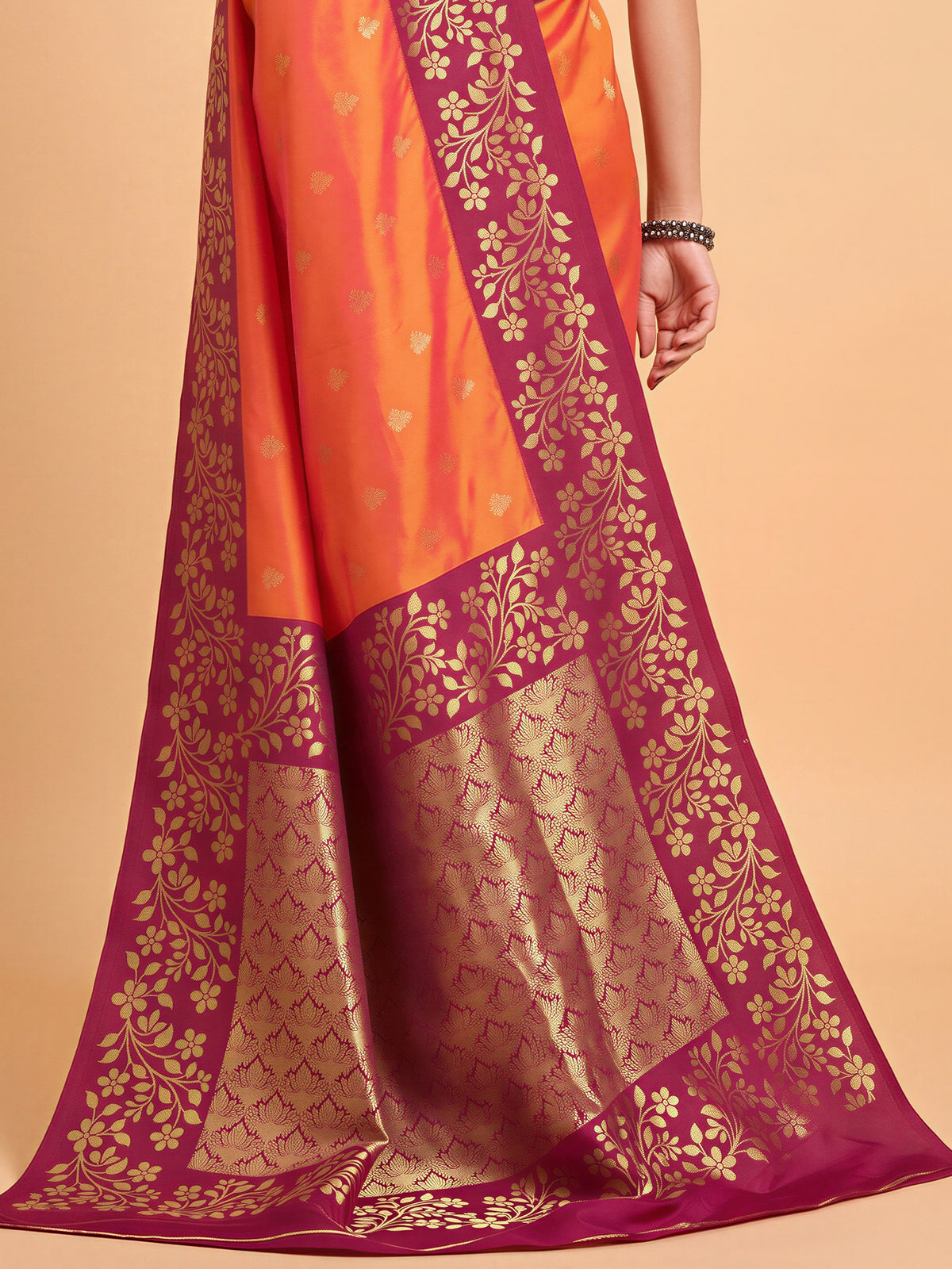Orange Cotton Blend saree – detail view 5