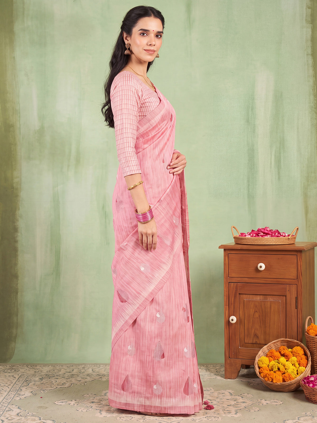 Pink Silk Blend saree – detail view 2