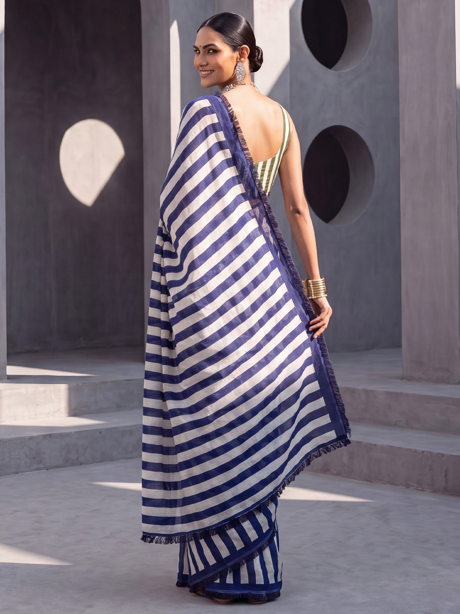 Navy Blue Cotton saree – detail view 1