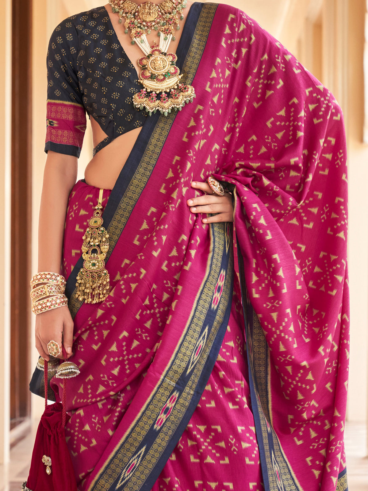 Pink silk blend saree view 3