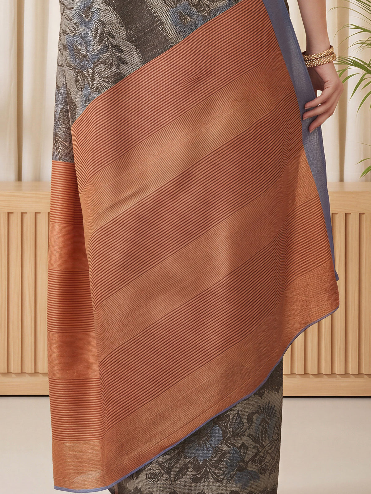 Grey Cotton Blend saree – detail view 5