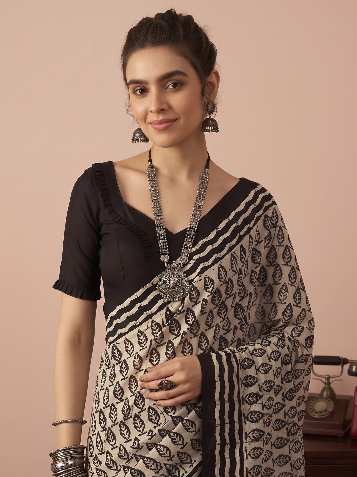 Beige Bhagalpuri Silk saree – detail view 4