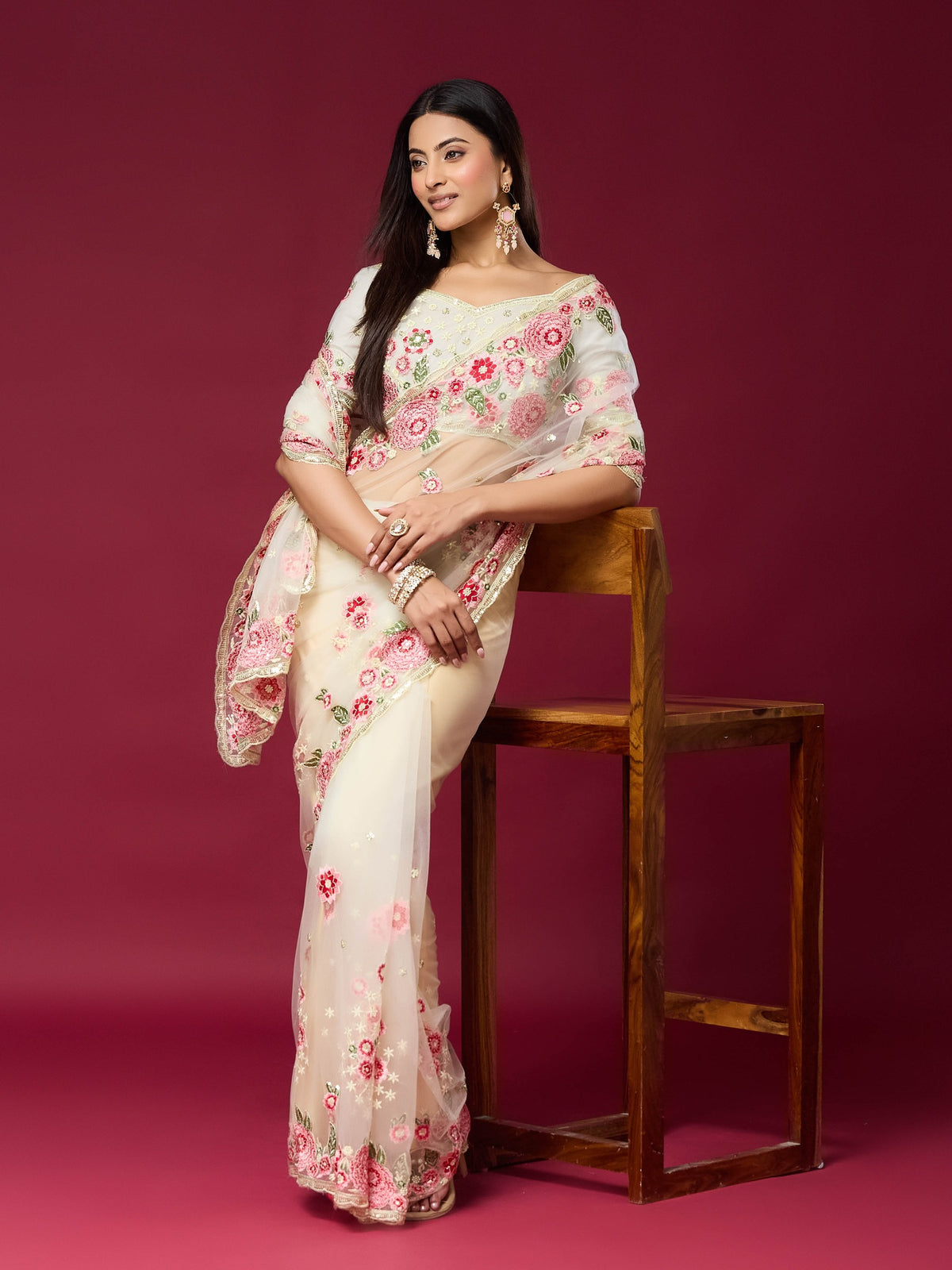Off White Net saree – detail view 3