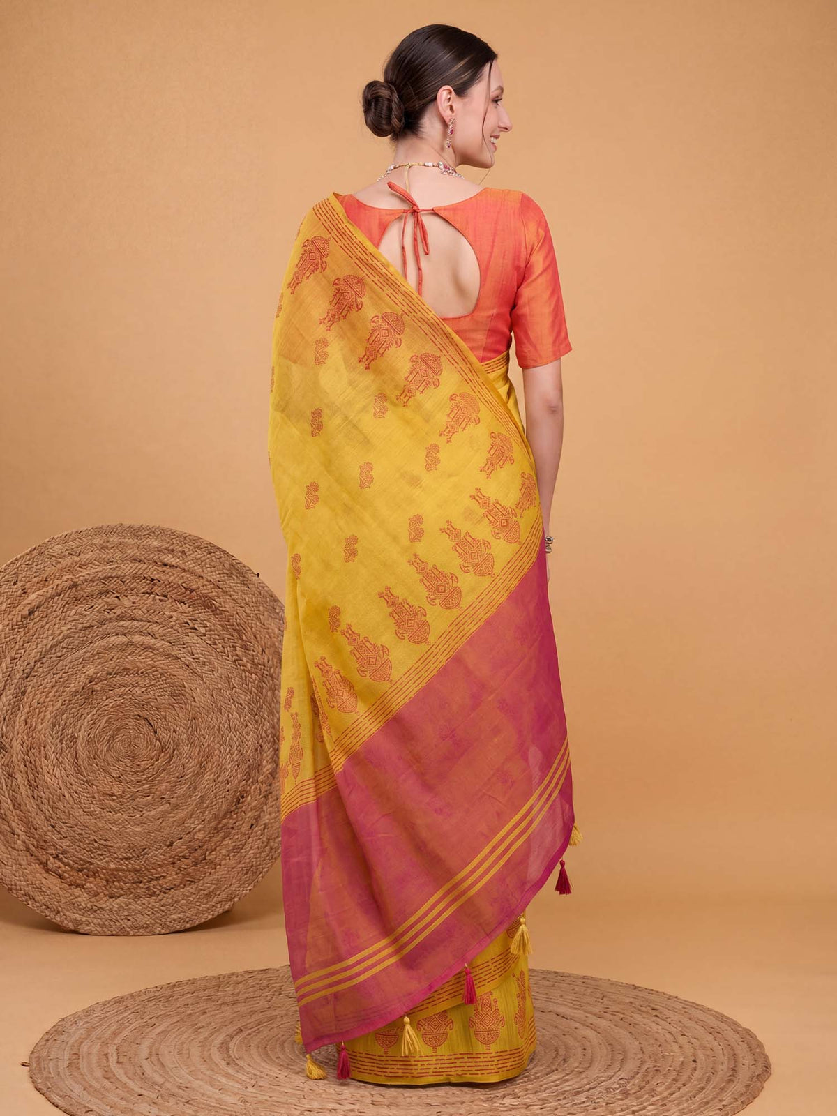 Yellow Linen saree – detail view 1