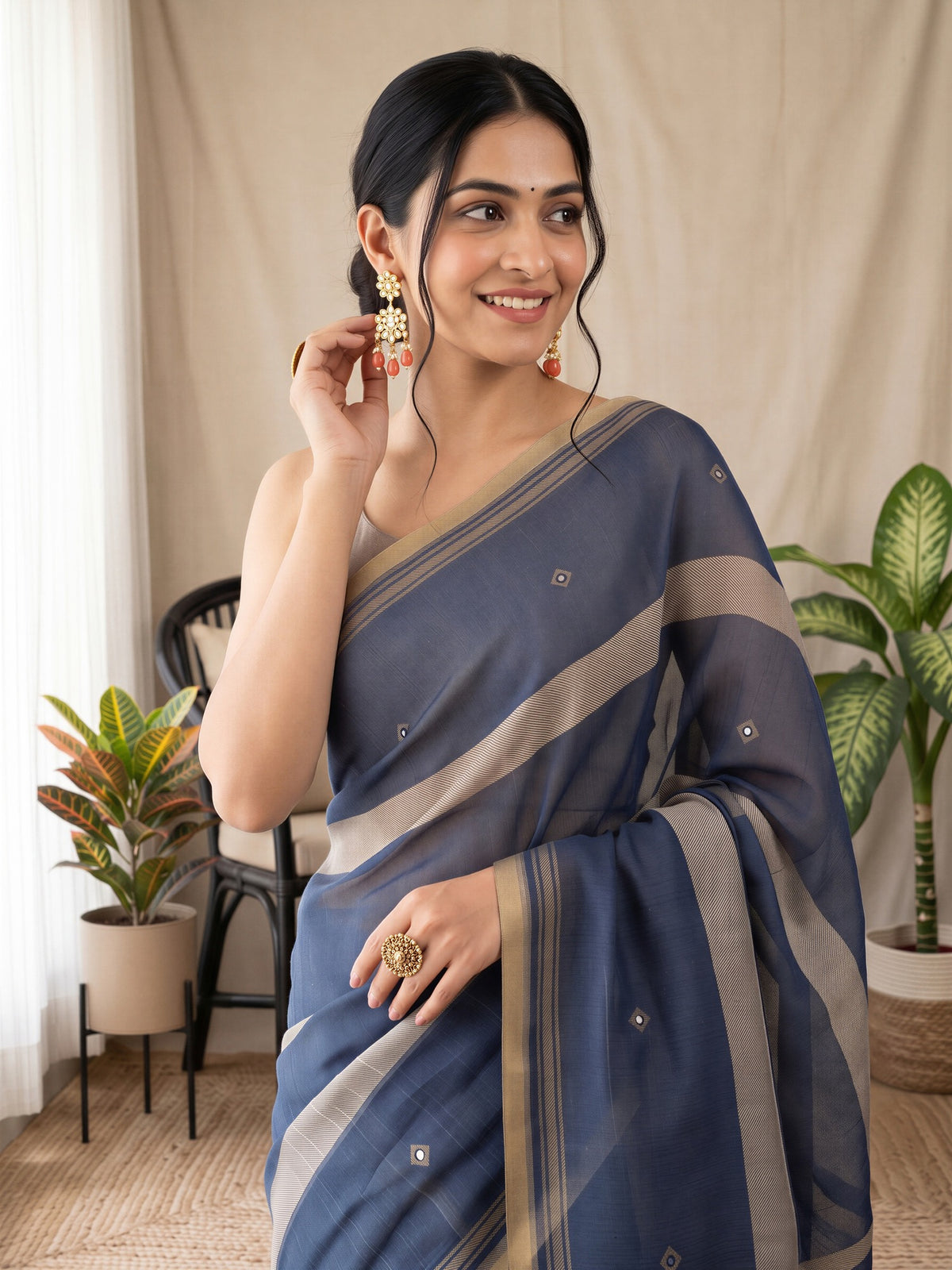 Navy Blue Linen Blend saree – detail view 4