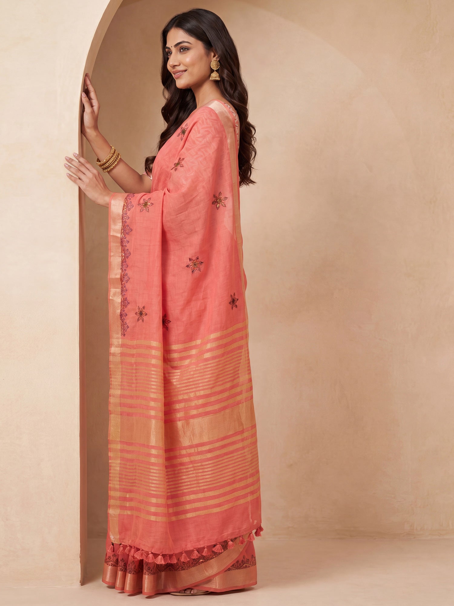 Peach Cotton Linen saree – detail view 1