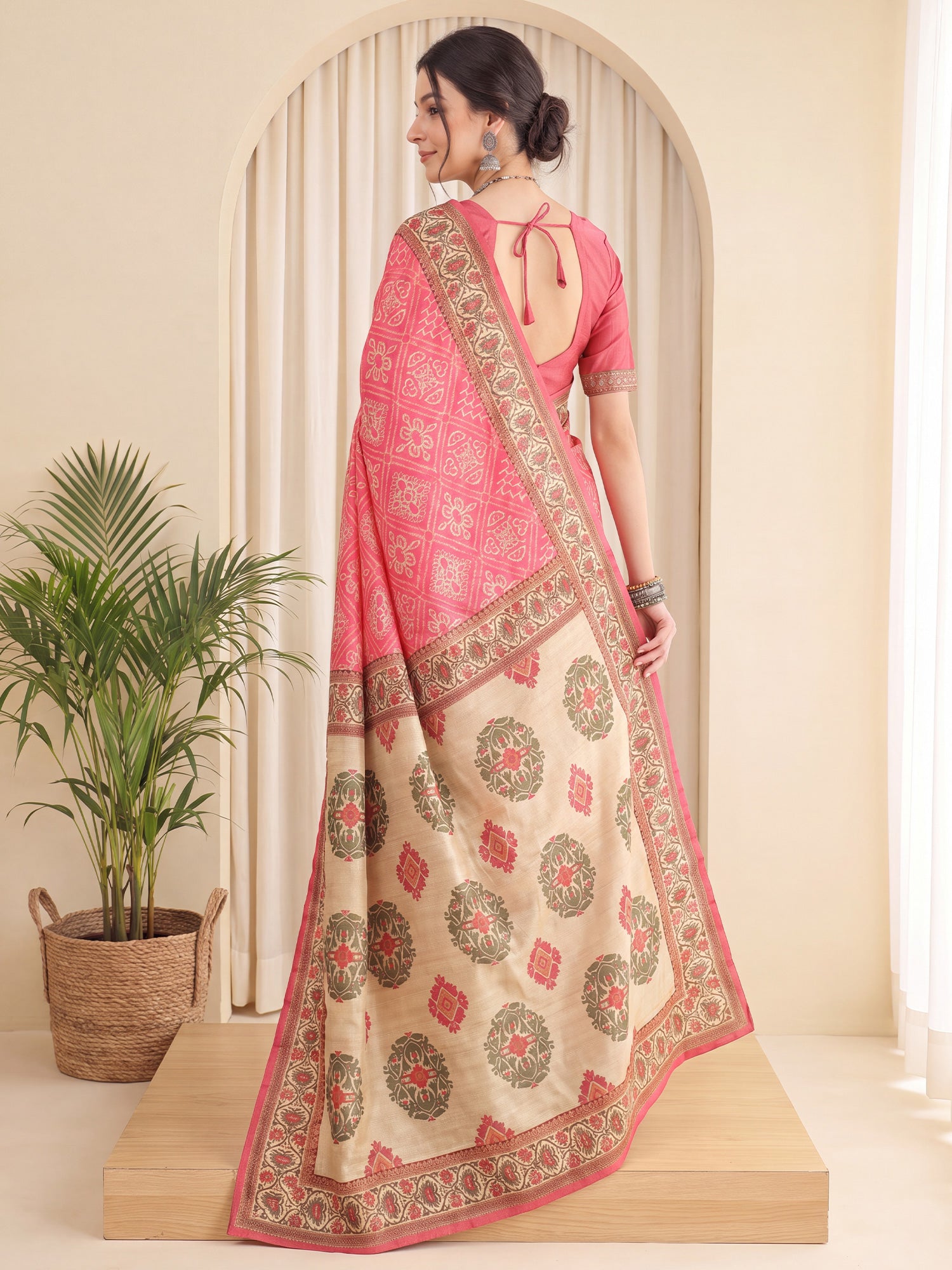 Peach Silk Blend saree – detail view 1