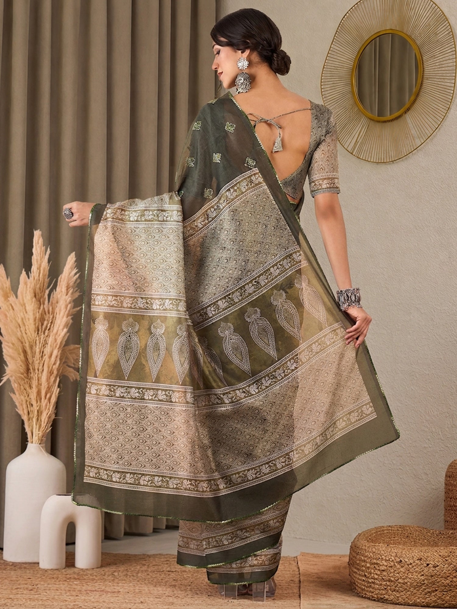 Olive Silk Blend saree – detail view 1