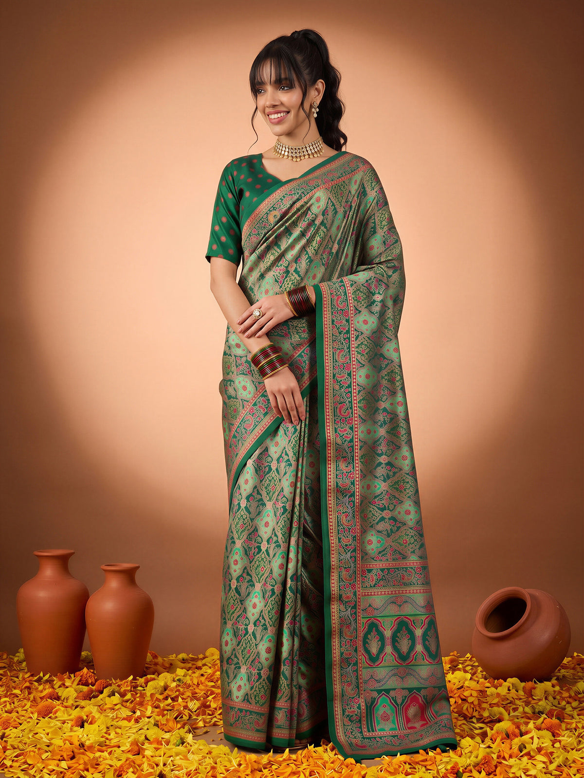 Dark Green Silk Blend saree – detail view 2
