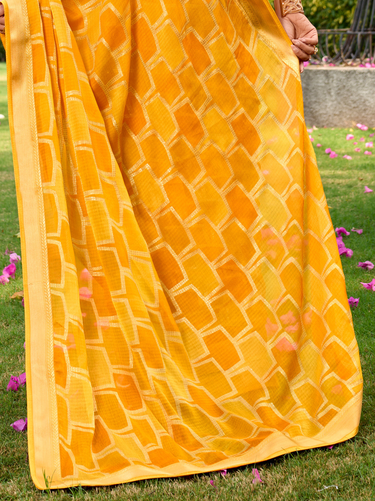 Yellow Chiffon saree – detail view 5