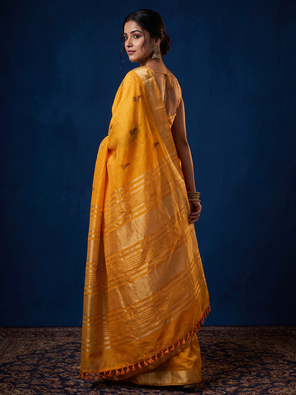 Mustard Cotton Linen saree – detail view 1