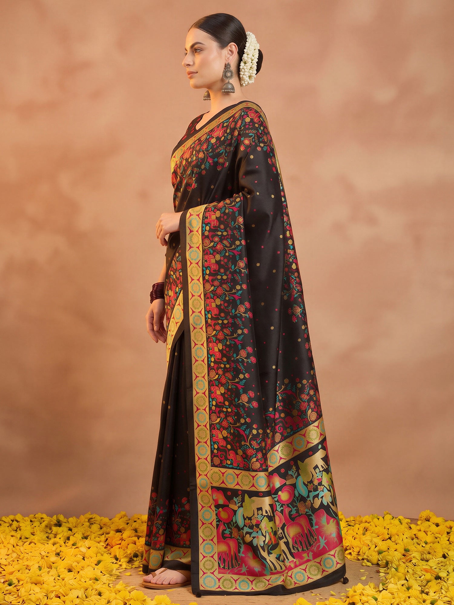 Cream Silk Blend saree – detail view 2