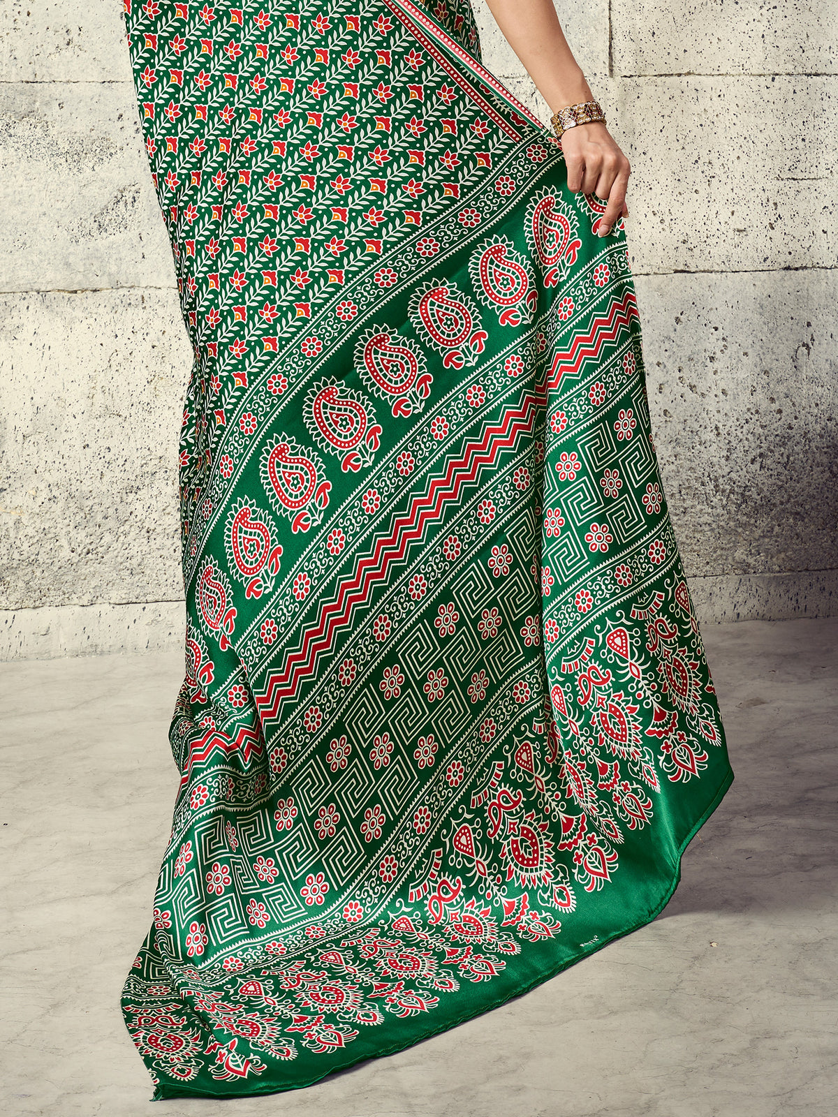 Green Satin saree – detail view 4