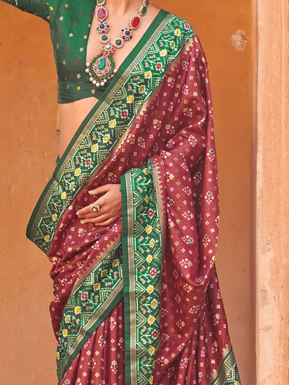 Burgundy Silk Blend saree – detail view 3
