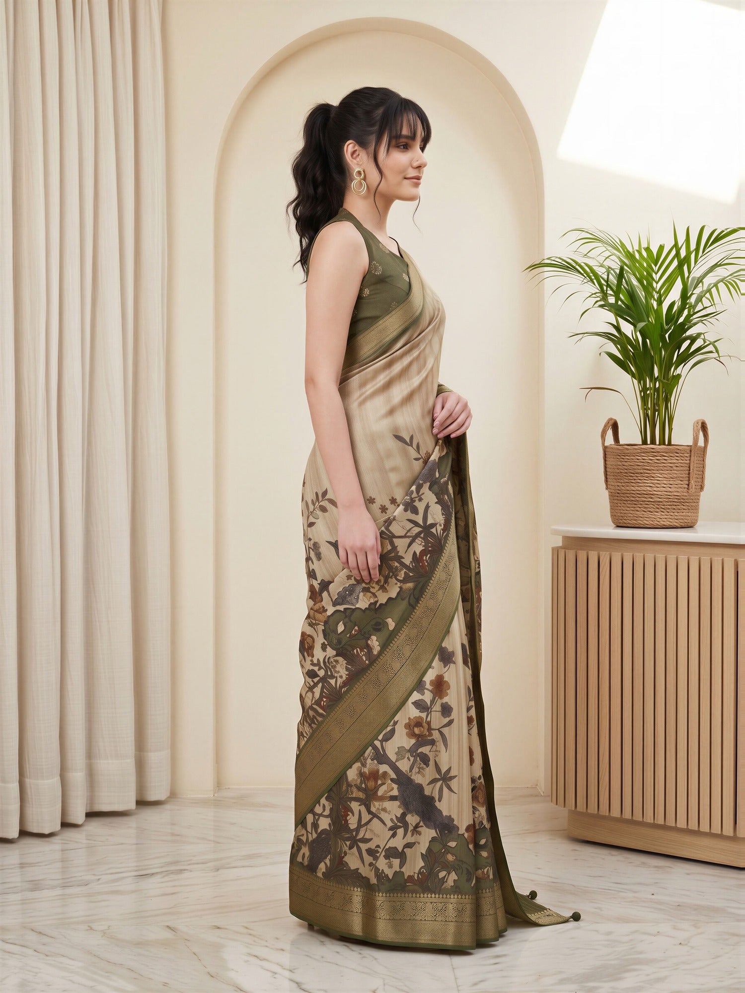 Beige Viscose Silk saree – detail view 2