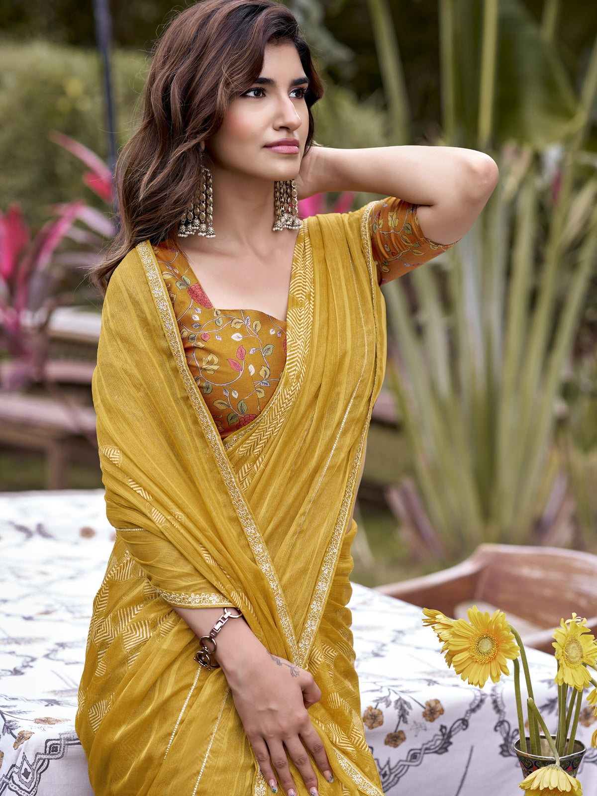 Mustard Chiffon saree – detail view 1