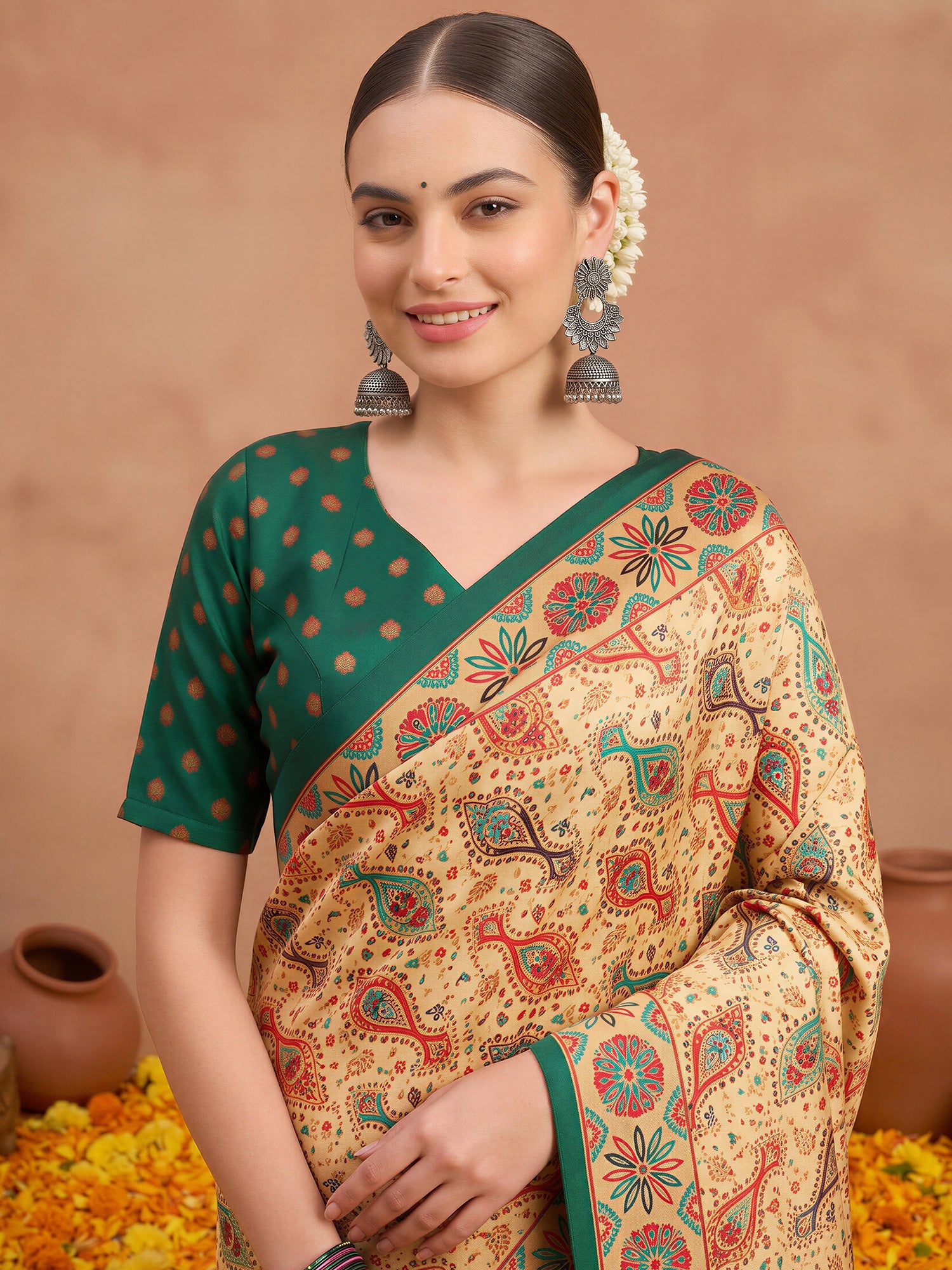 Dark Green Silk Blend saree – detail view 4