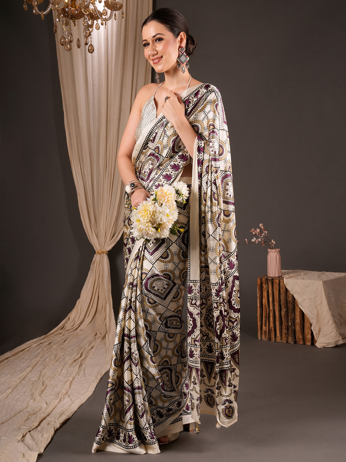 Off White Satin saree – detail view 2
