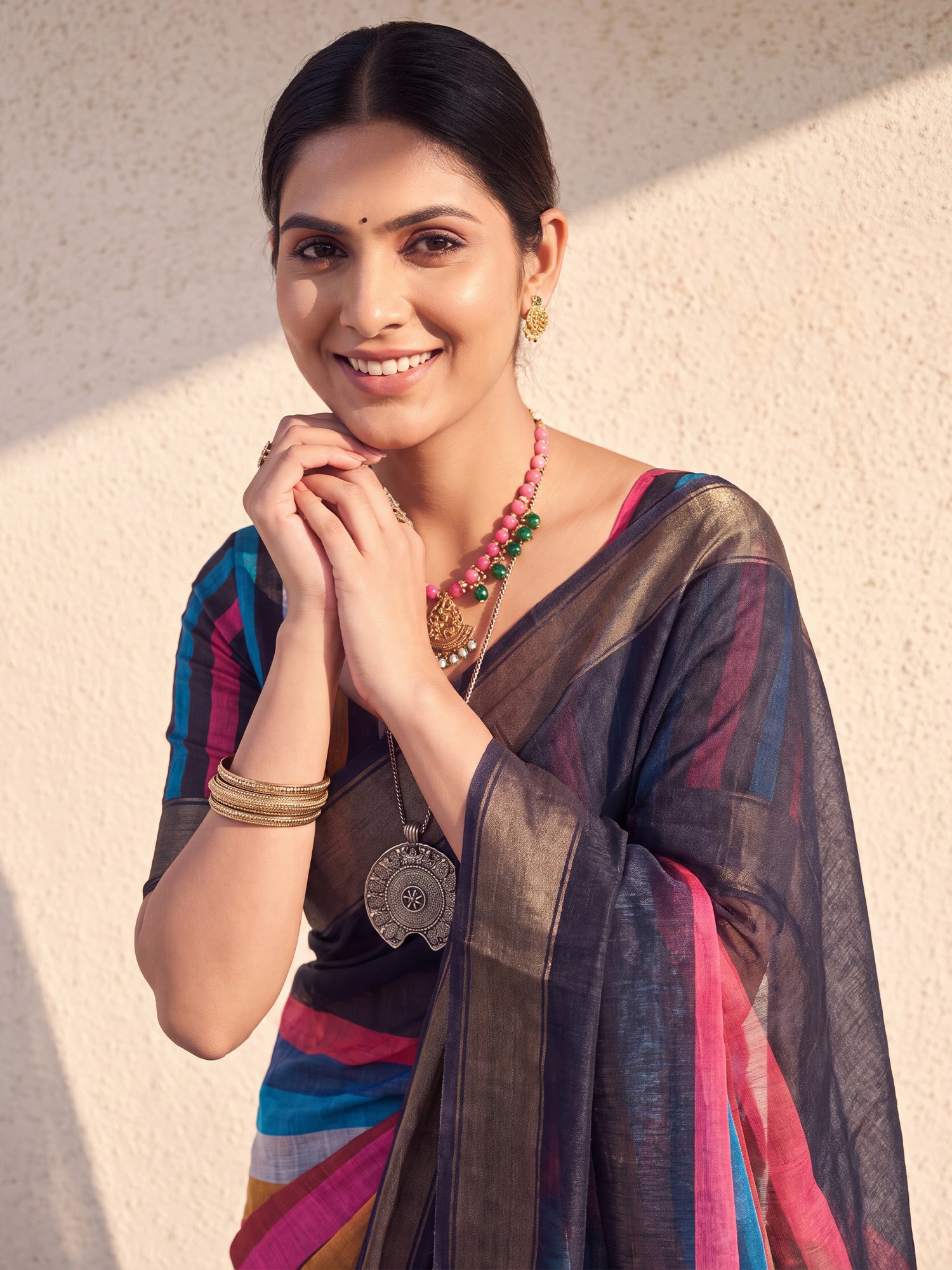 Black Linen saree – detail view 4