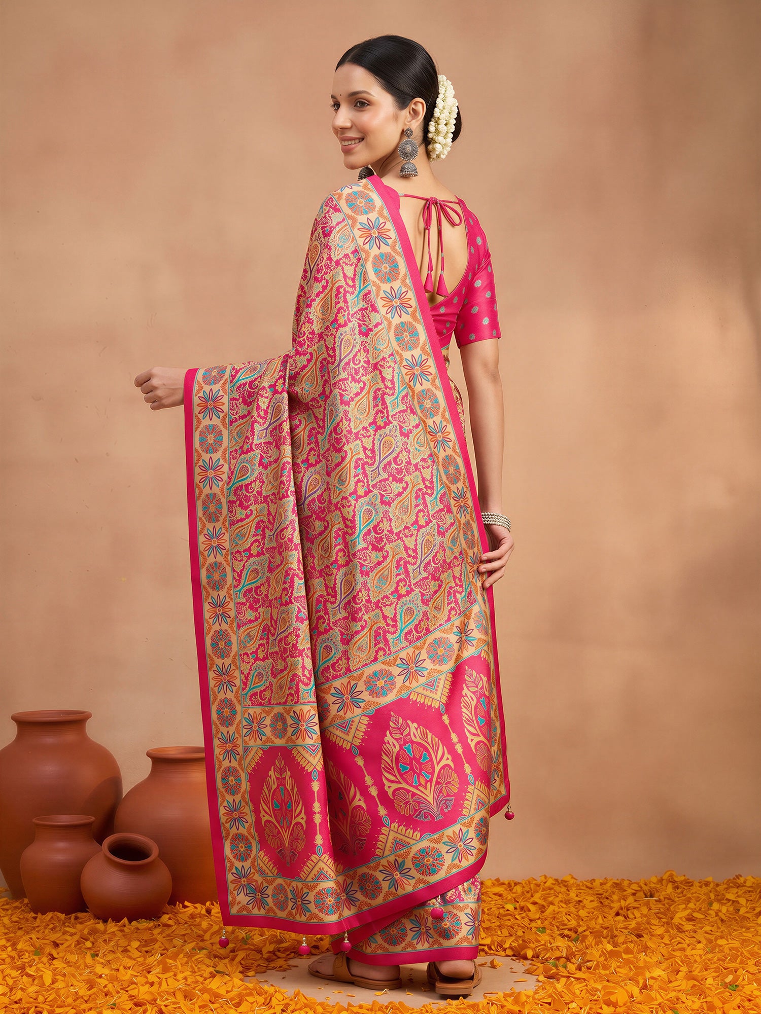 Assorted Silk Blend saree – detail view 1
