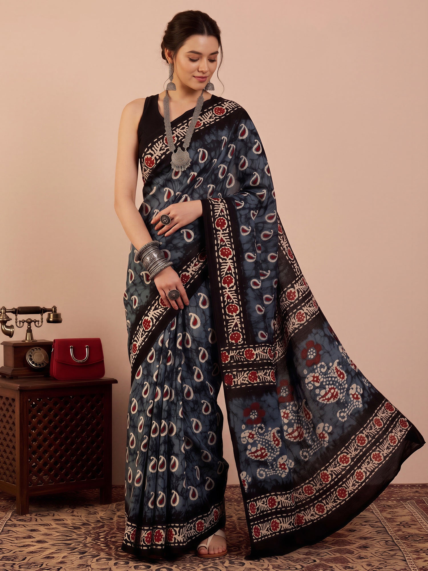 Grey Bhagalpuri Silk saree – detail view 2