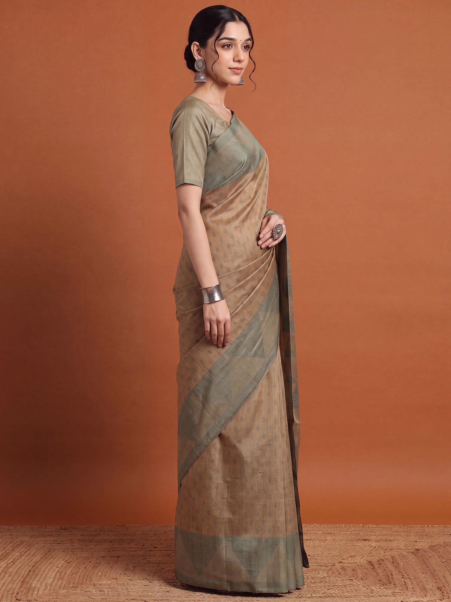 Olive Silk Blend saree – detail view 2