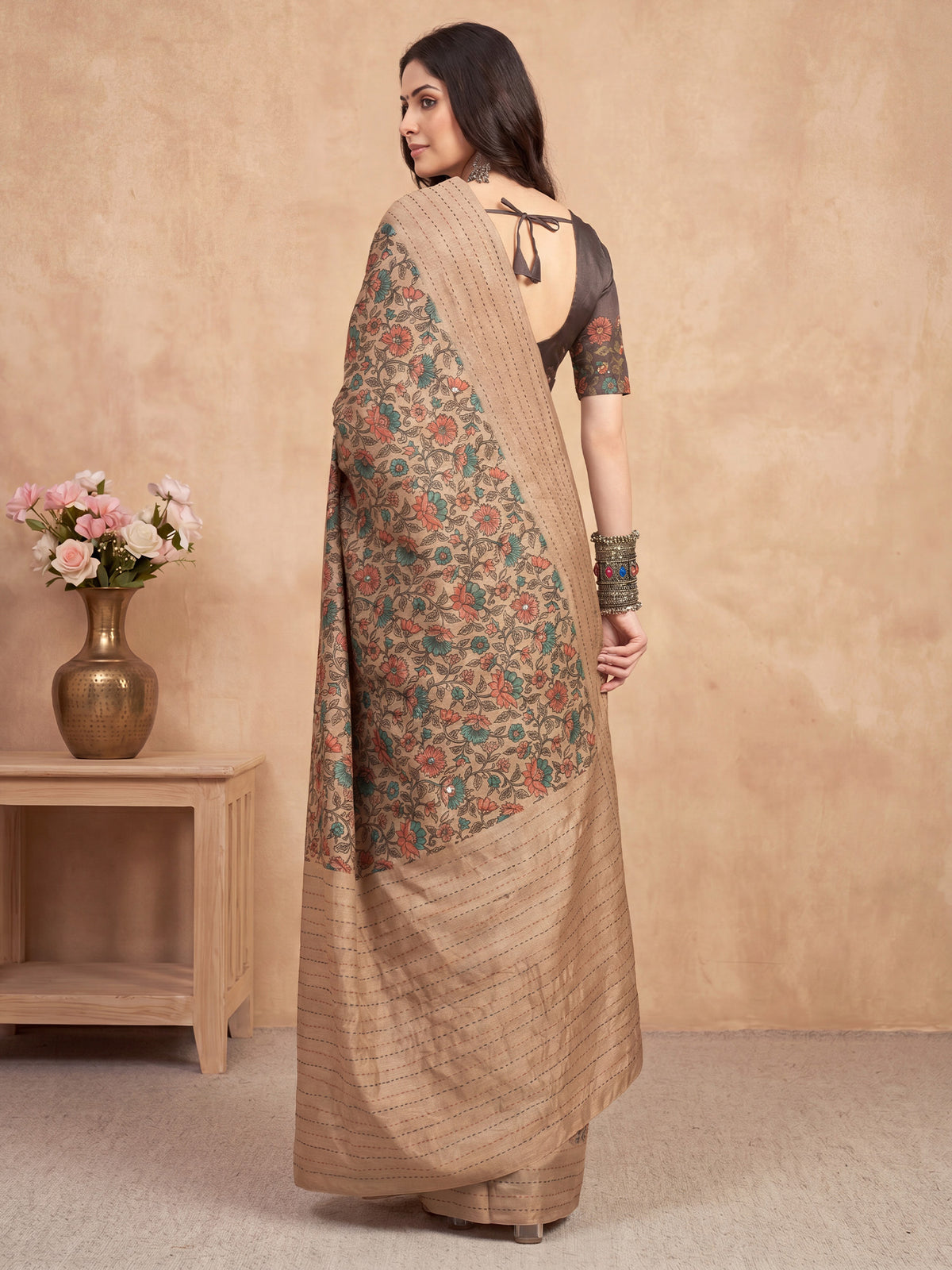Beige Silk Blend saree – detail view 1