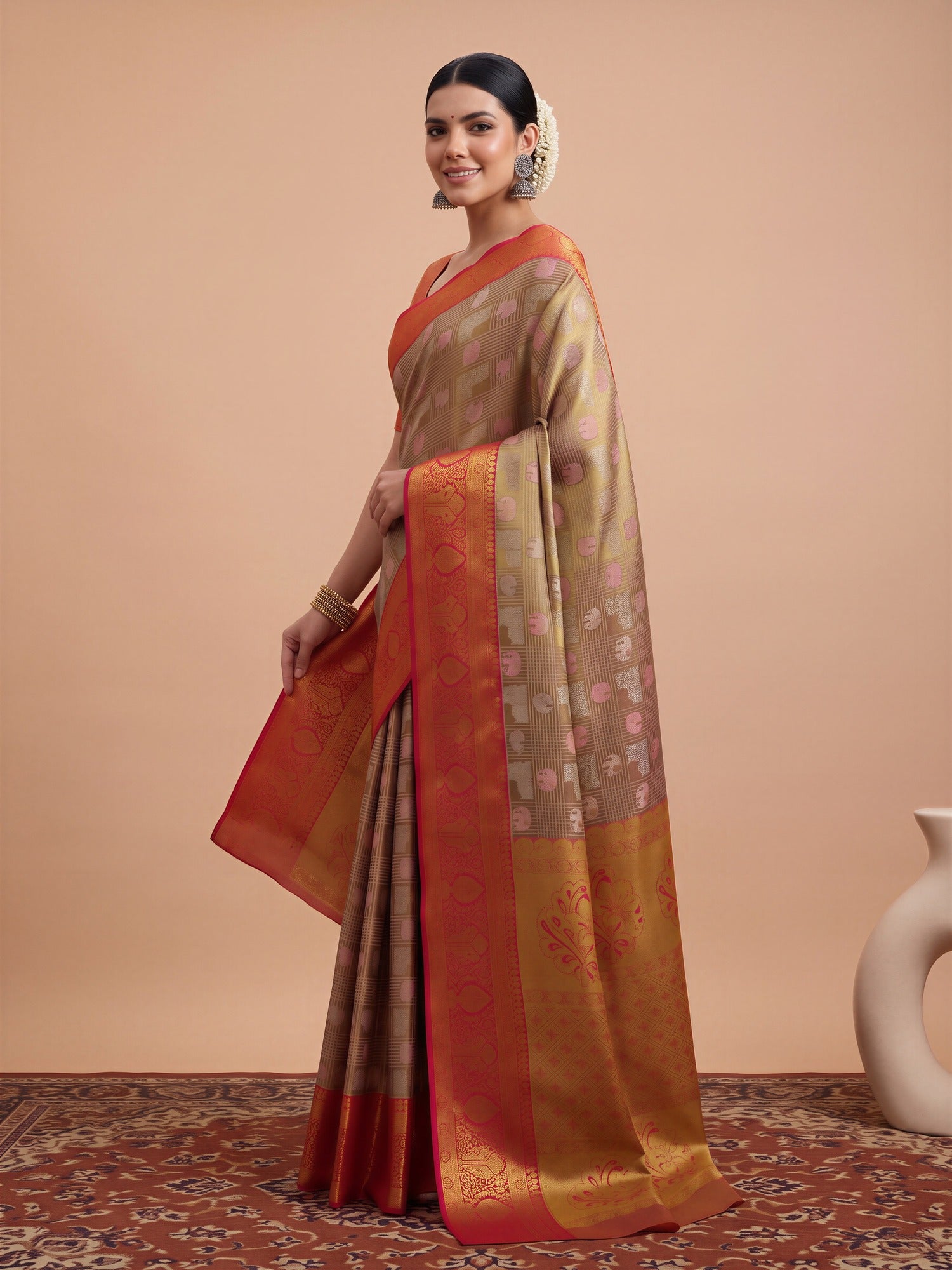 Gold Banarasi Silk saree – detail view 2
