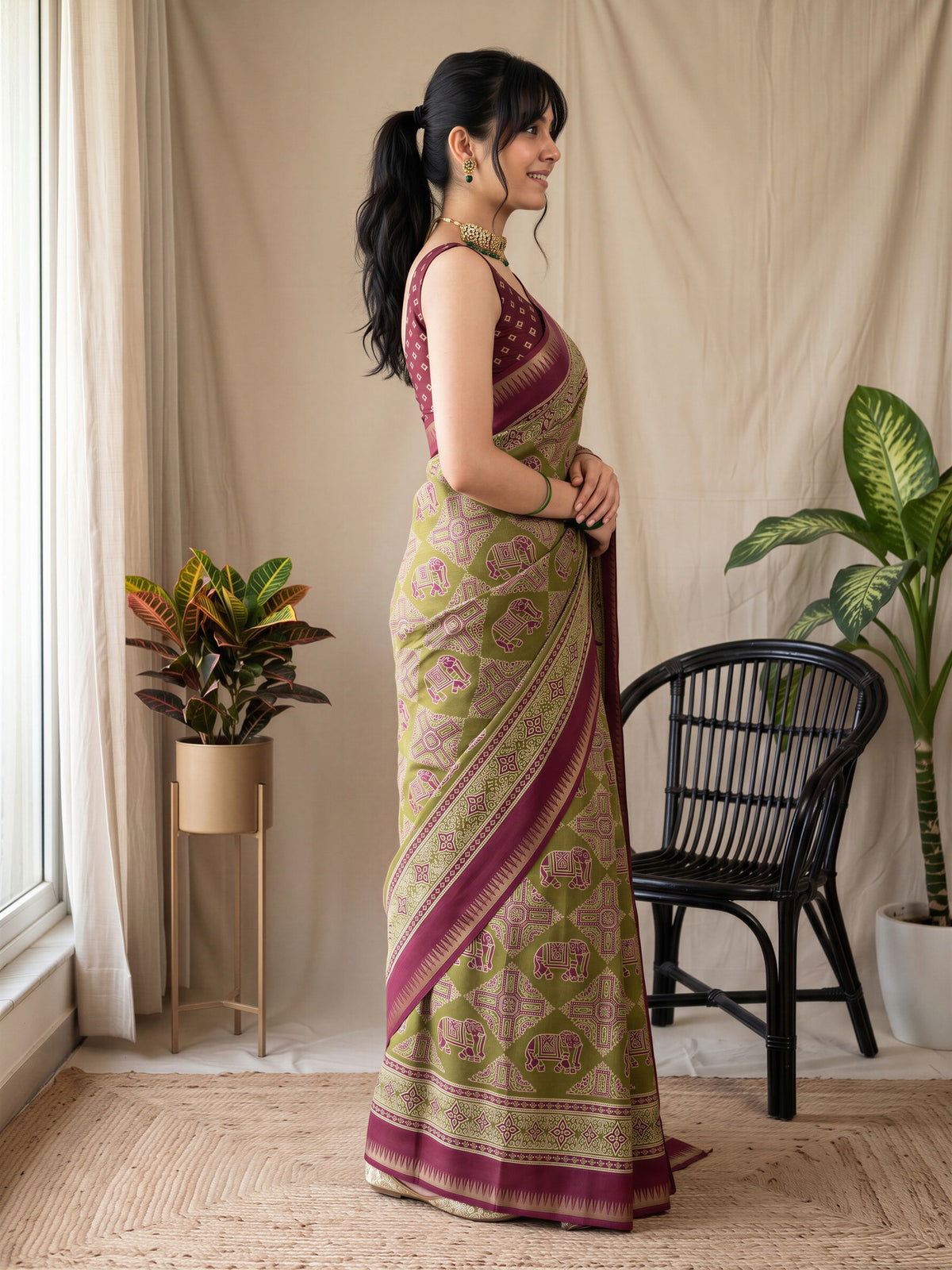 Olive Georgette saree – detail view 2
