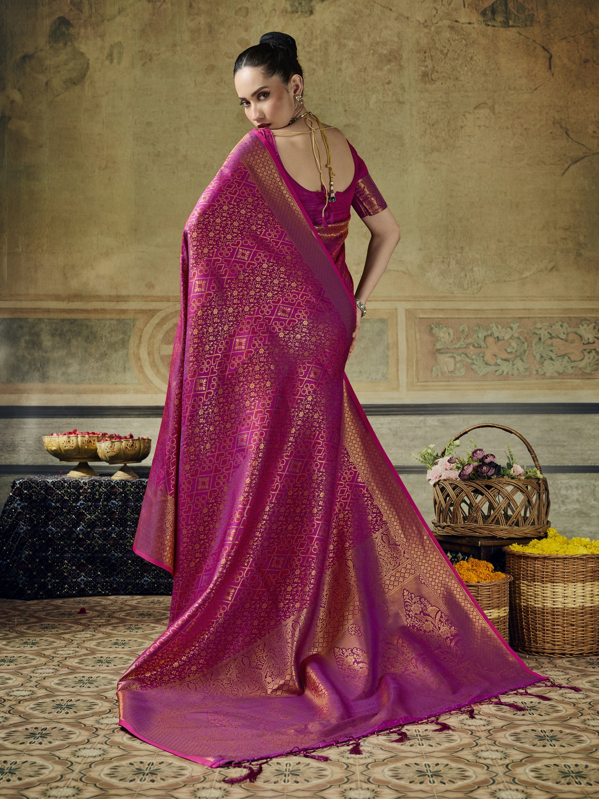 Magenta Pure Silk saree – detail view 3