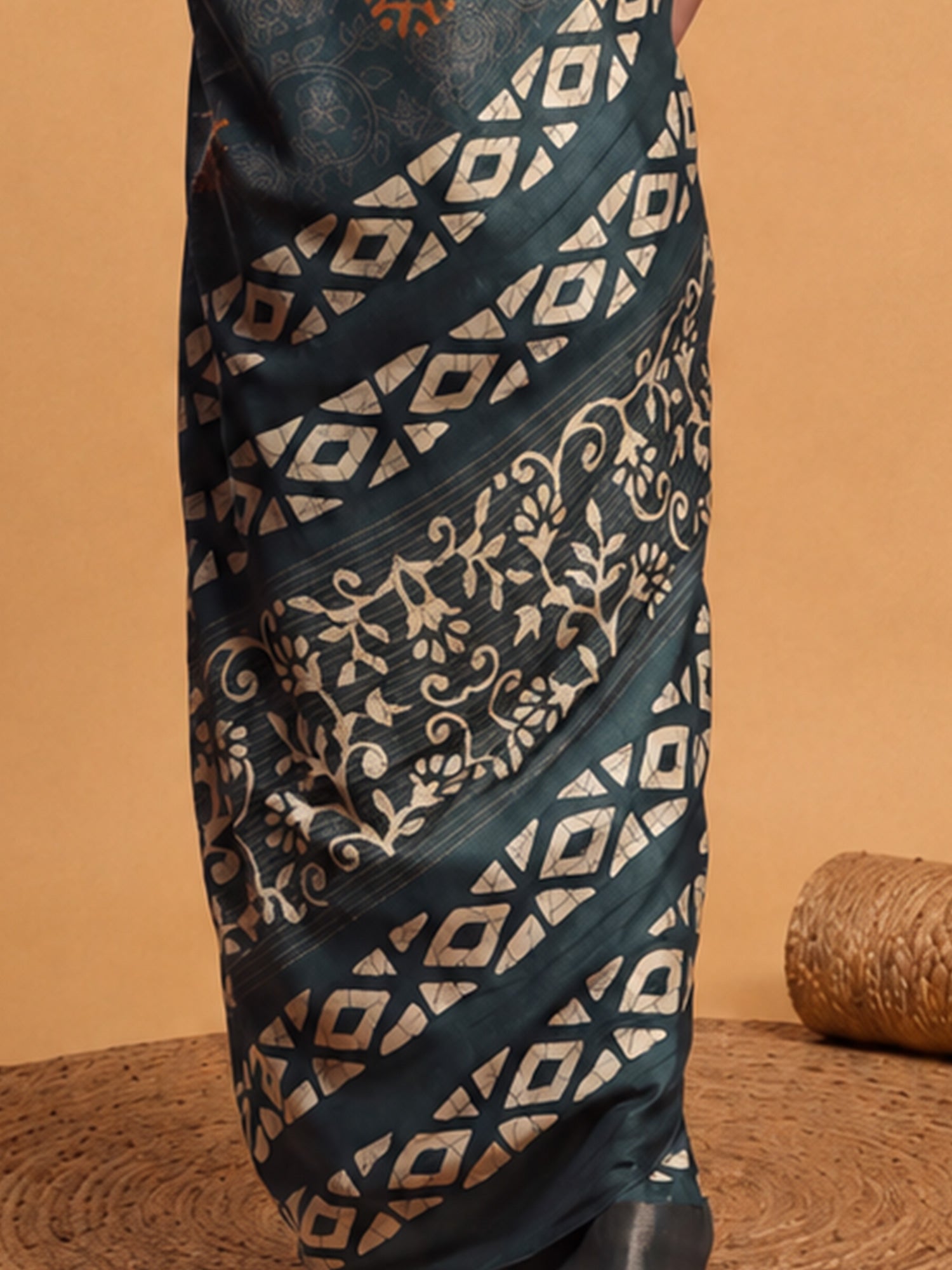 Teal Green Silk Blend saree – detail view 5