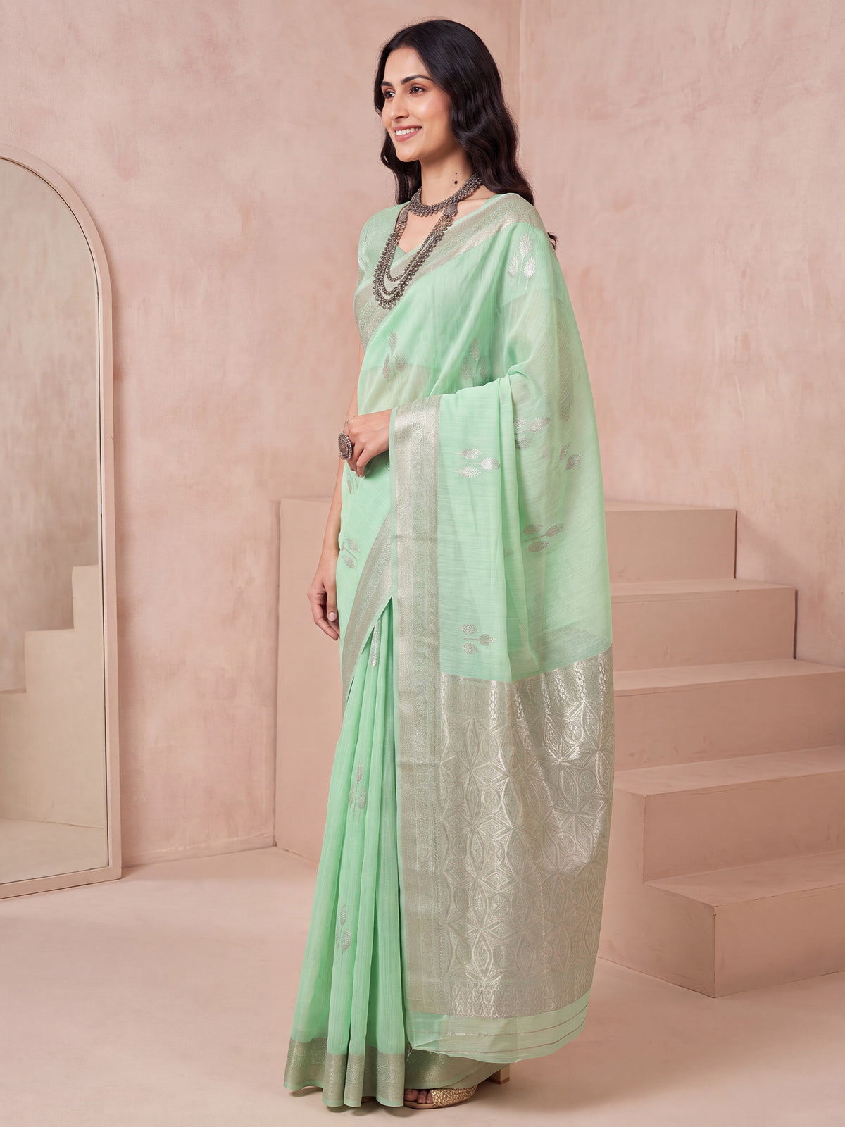 Sea Green Linen saree – detail view 2