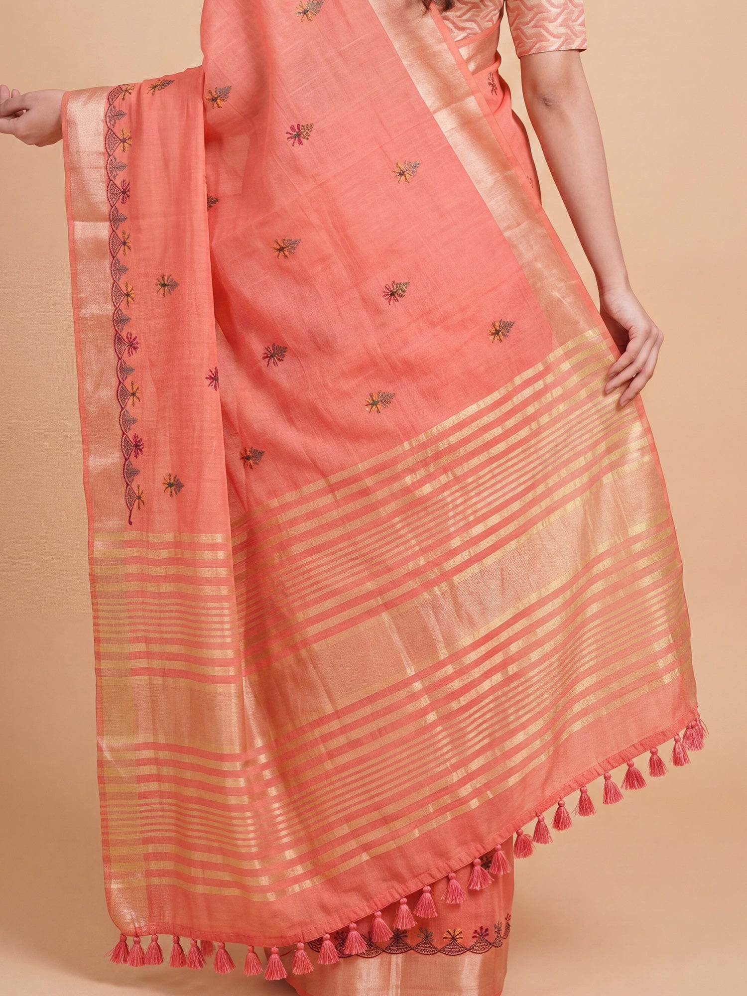 Peach Cotton Linen saree – detail view 5