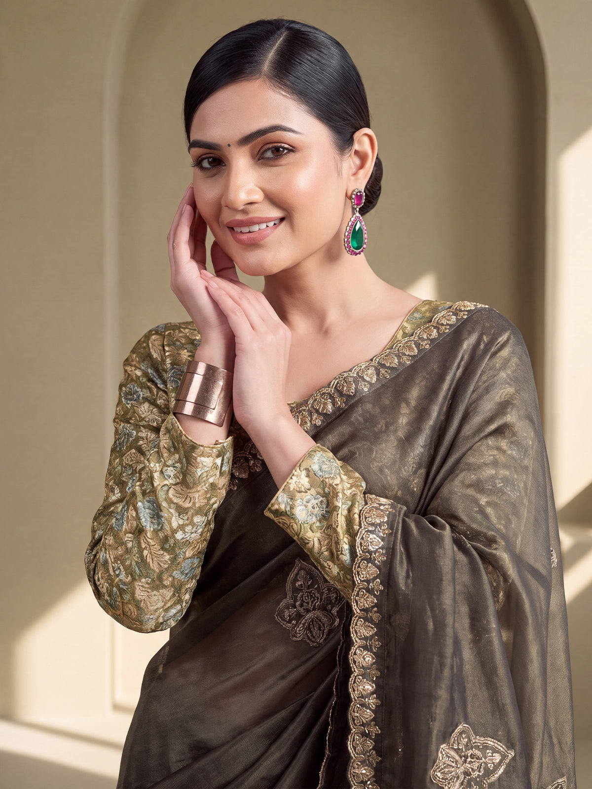 Olive Tissue saree – detail view 4