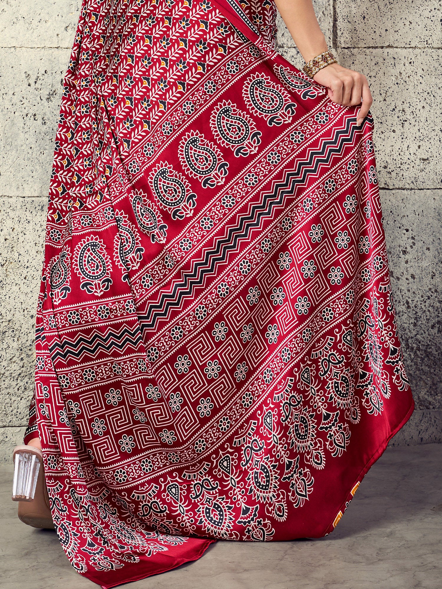 Maroon Satin saree – detail view 4